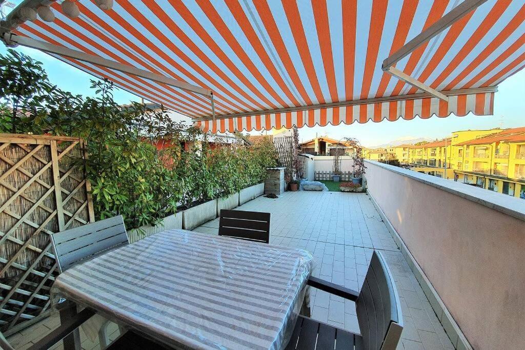 Il Torchio Rooftop With Wide Terrace Сирмионе